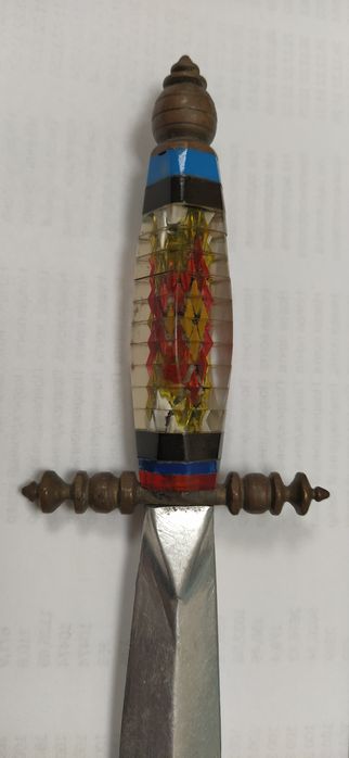 Ніж-ручка тюремної роботи