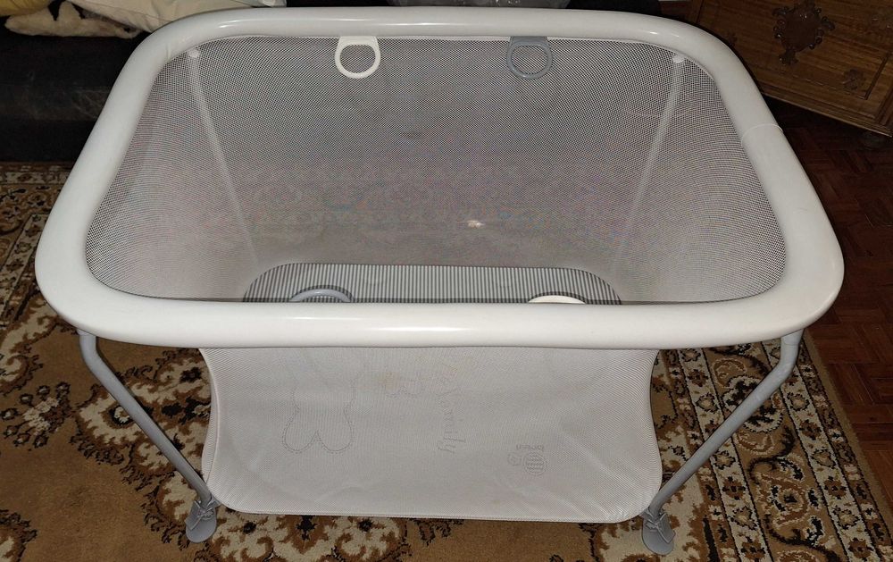 Parque retangular para criança