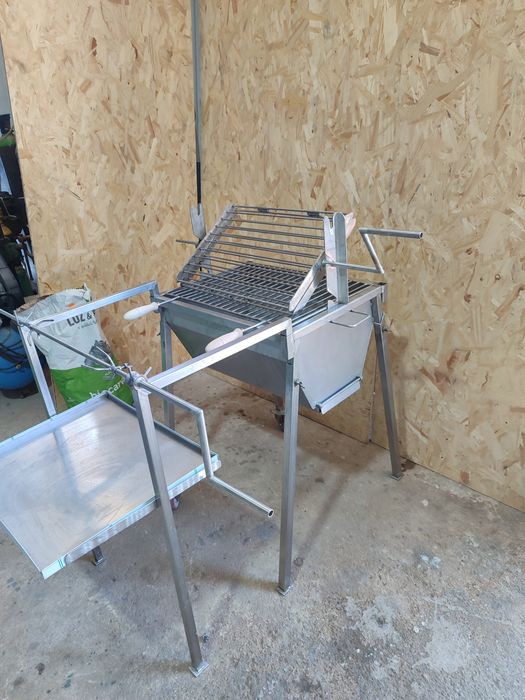 Churrasqueira inox para pernil no espeto