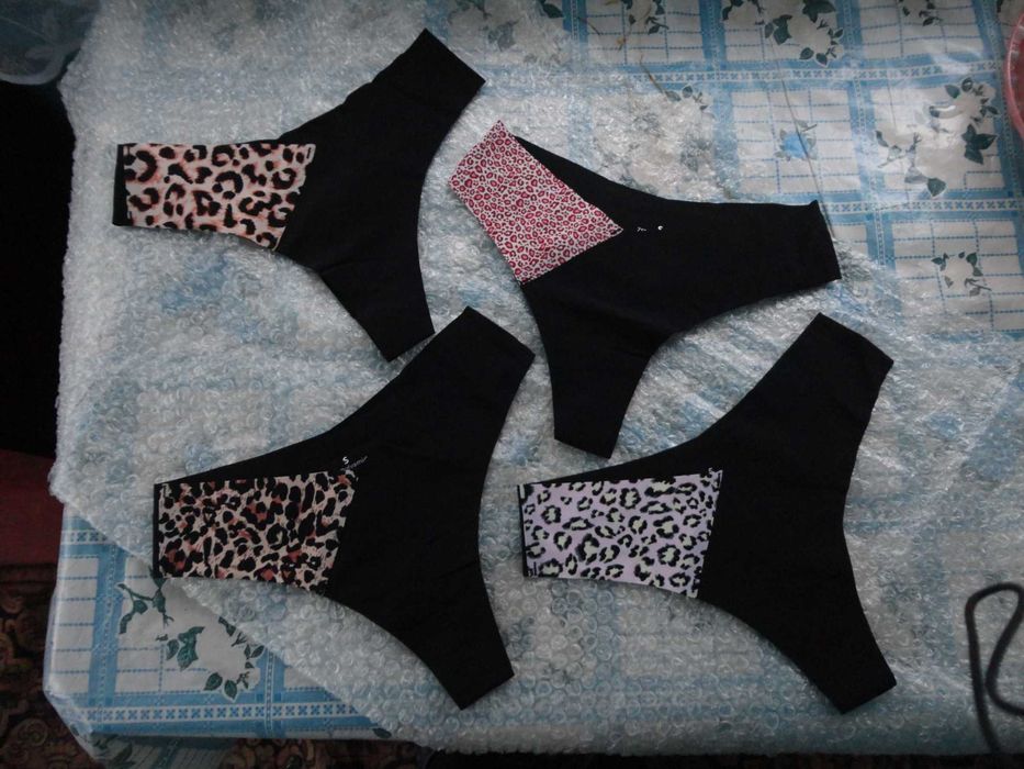 Прикольні безшовні трусики 4 штук одним лотом.