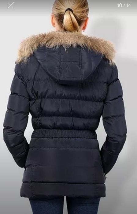 Casaco impermeável com capuz