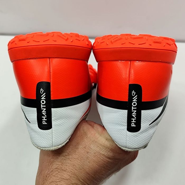 сороконіжки Nike Phantom GT2 41р