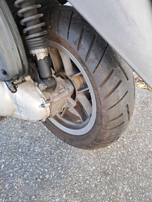 Moto Piaggio X8 200 (com avaria)