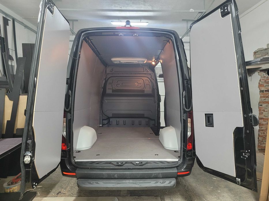 Zabudowa busa, paki Mercedes Sprinter L3H2 podłoga, boki, nadkola