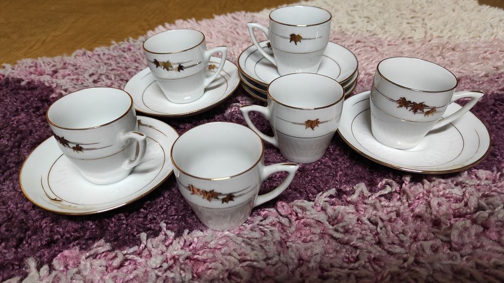 Serwis porcelanowy kawy