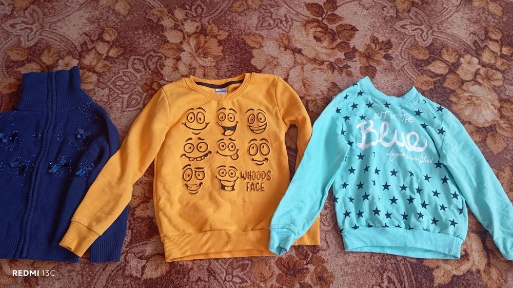 Светрик для дівчинки 3-4 роки, одяг ( 3 штуки)