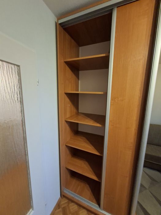 Szafa przesuwna wolnostojąca