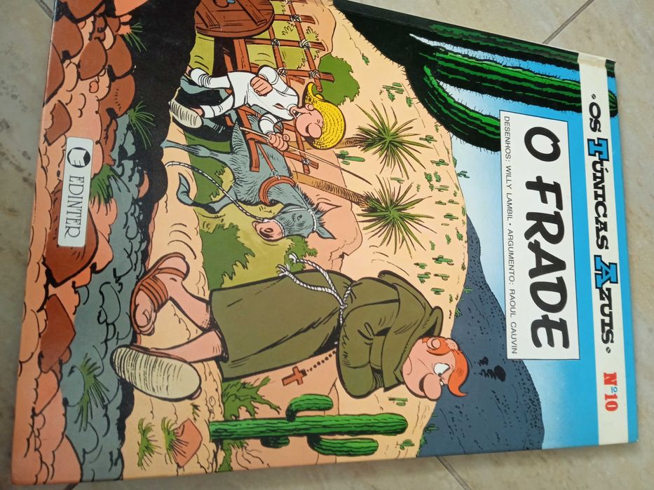 Banda desenhada; strapontam; obélix...os túnicas  Azuis; As aventuras.