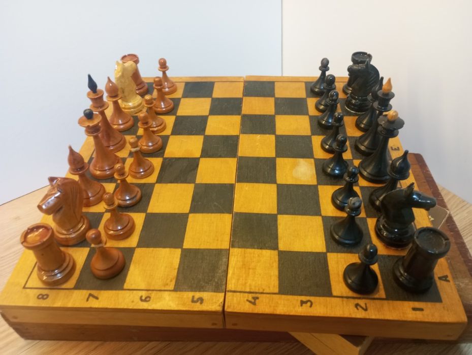 Старые шахматы деревянные