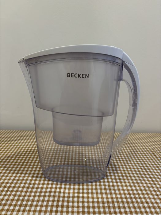 Jarra de agua purificadora para doar