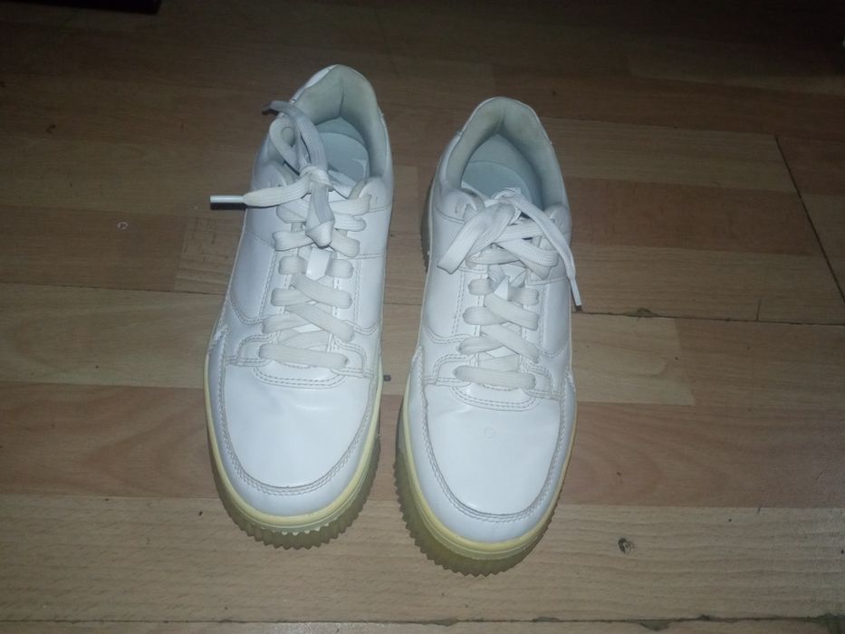 Tênis da Zara para mulher