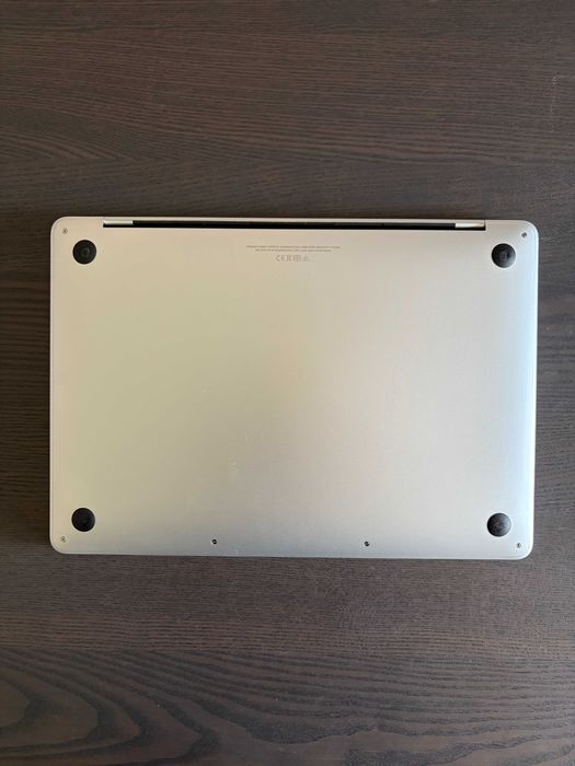 MacBook Pro 13" M1 (2020) — 8GB/256GB — Excelente Estado
