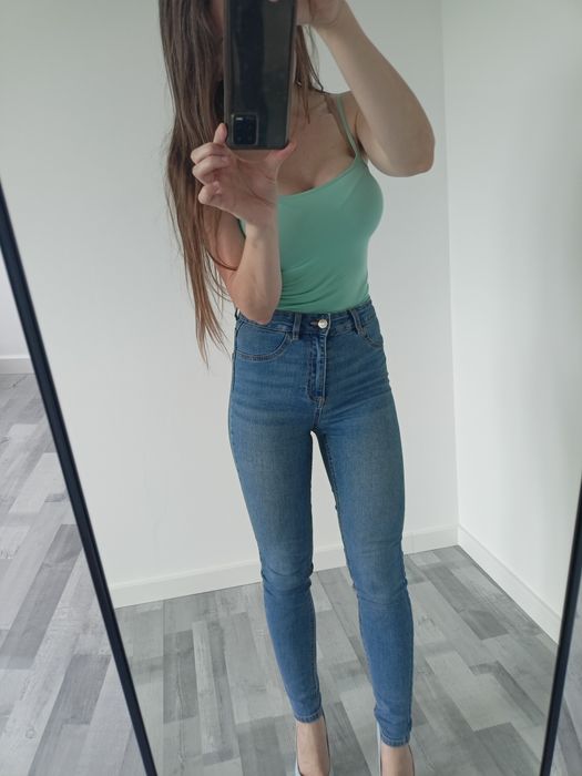 Bluzka na ramiączkach top damski