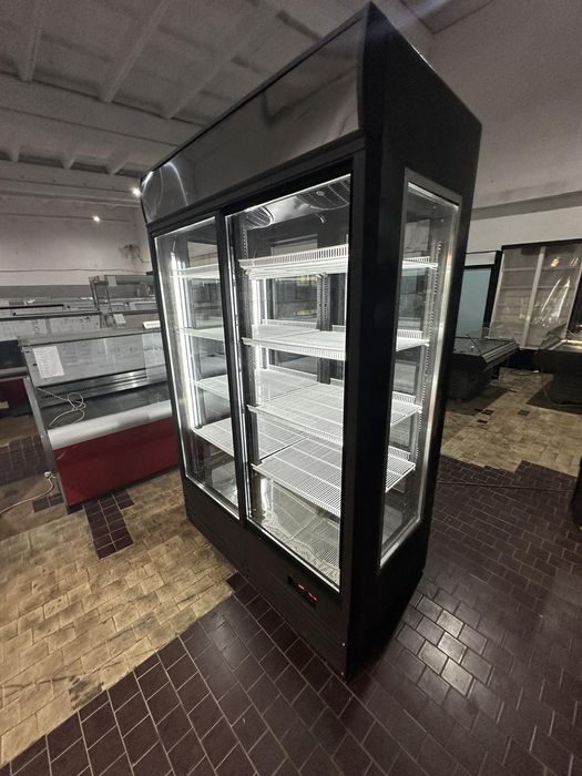 Витрина холодильная. Универсальная  Аквариум. Лари морозильные 016