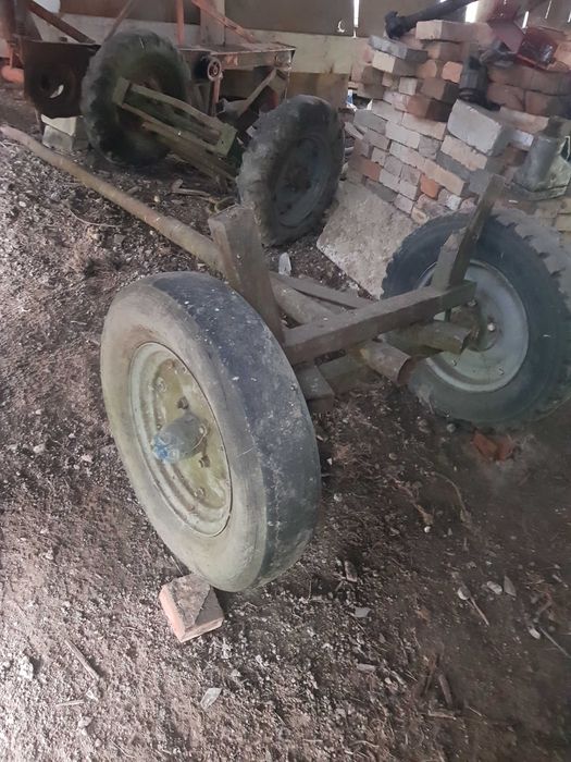 Wóz metalowy ciągnikowy