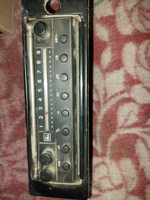 Приёмник автомобильный.