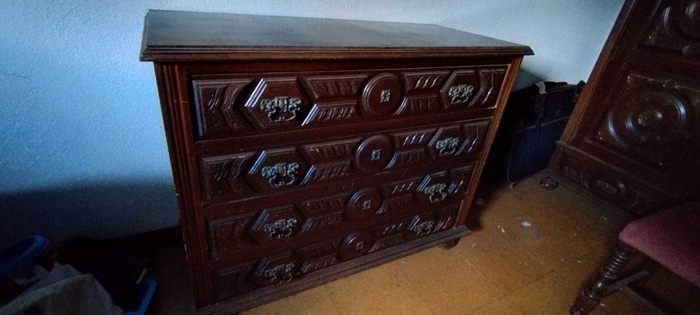 Mobília Completa de Quarto Antiga