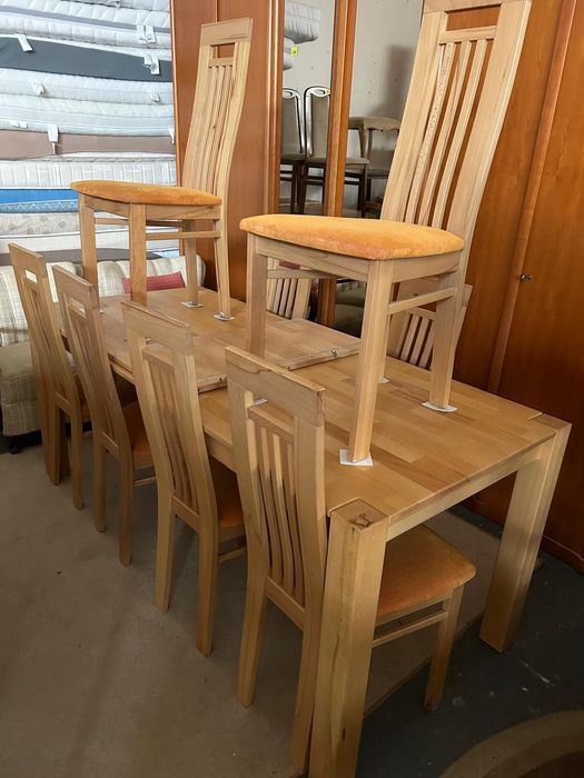 Drewniany stół + 8 krzeseł