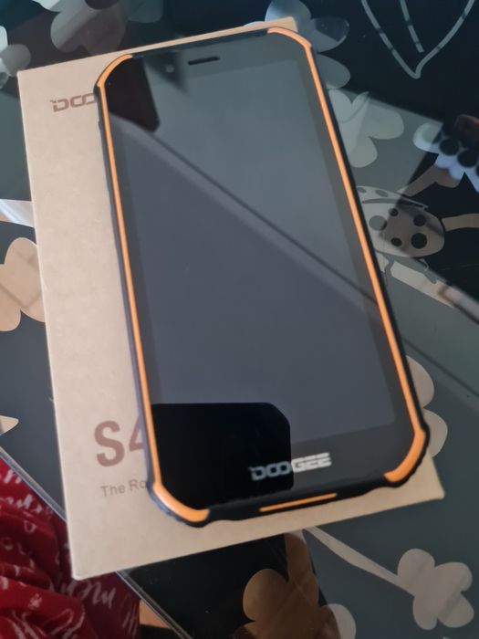 Doogee S40 Dual Sim (3GB+32GB) Preto/Laranja - Livre