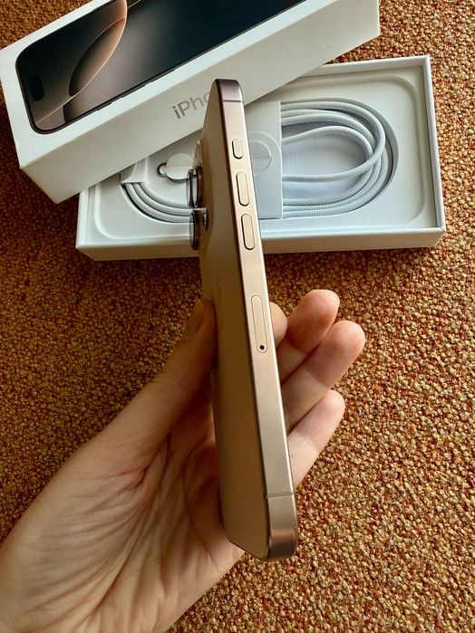 iPhone 16 Pro 256Gb Tytan pustynny