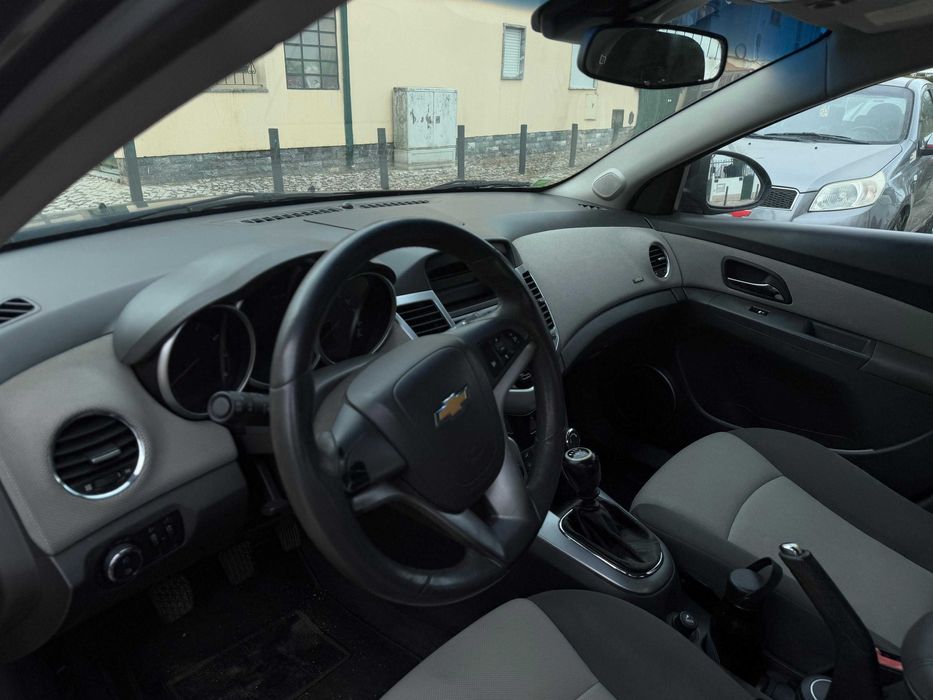 Chevrolet Cruze Gasolina/GPL • 2010 • 170 mil km • Impecável