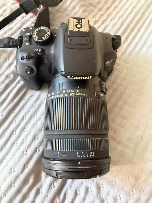 Camera Canon EOS T4i