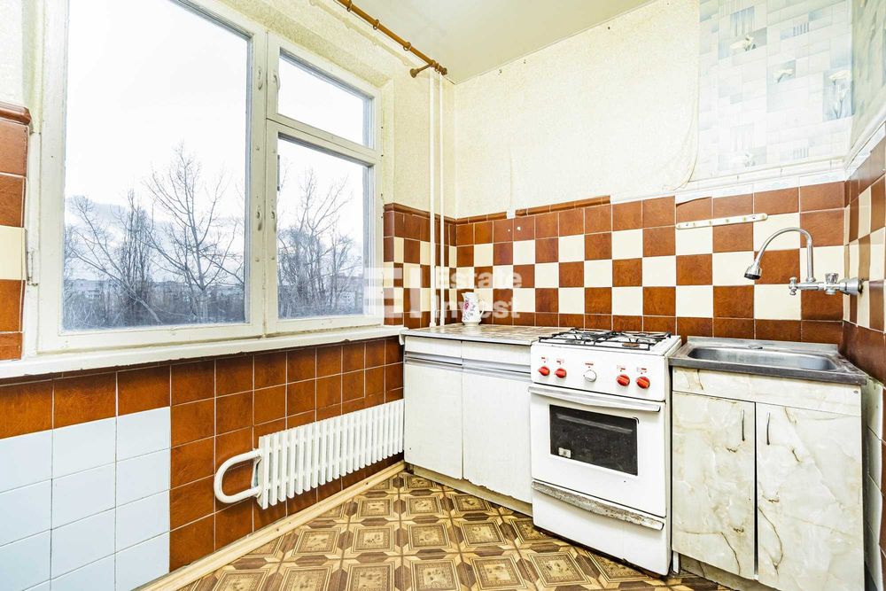У продажу 4 кімн.кв. за адресою вул. Валентинівська 20а