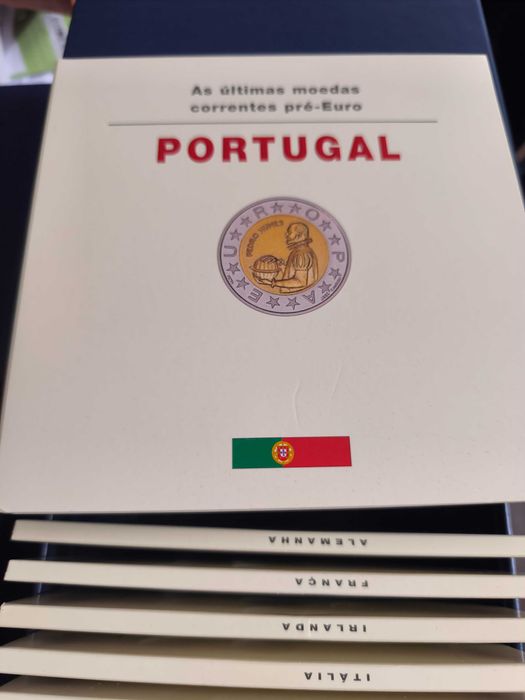Ultimas moedas correntes Pre-Euro, 2 caixas: "As Nações Fundadoras da Zona Euro" + "As 10 Nações do Alargamento 2004"
