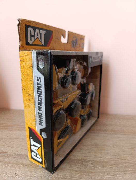 Набір спецтехніки/ машинки CAT Mini Machines для дитини 3+