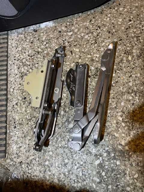 Maserati Granturismo Zawiasy  Klapy Tył