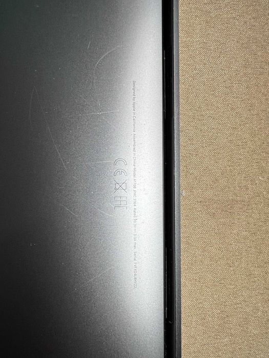 MacBook Pro 13” 2017 (A1708) – 128GB SSD – Bom Estado