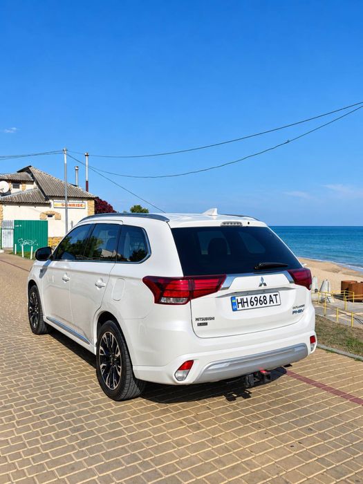 Mitsubishi Outlander 2018 Гібрид (РНЕ)