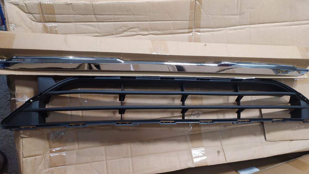 Решётка бампера ниссан рог Nissan Rogue X-trail 2017-2019