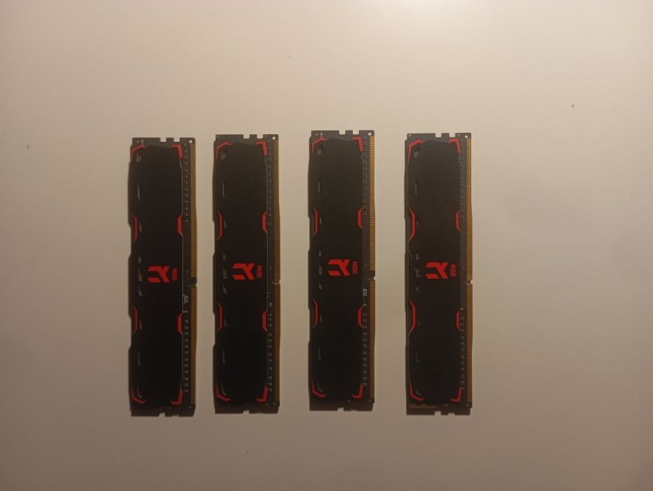 GoodRam IRD,DDR4,8 GB ,2400MHz, CL15 250zł za moduł