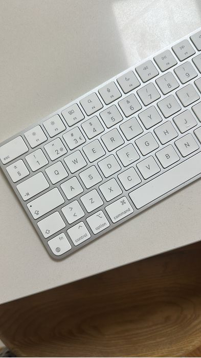 iMac 21.5” (Late 2015) – Excelente estado | SSD 960GB + 8GB RAM