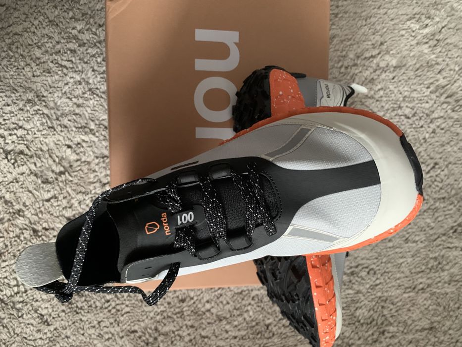 Tenis Trail Norda 001 EUR41 - usados