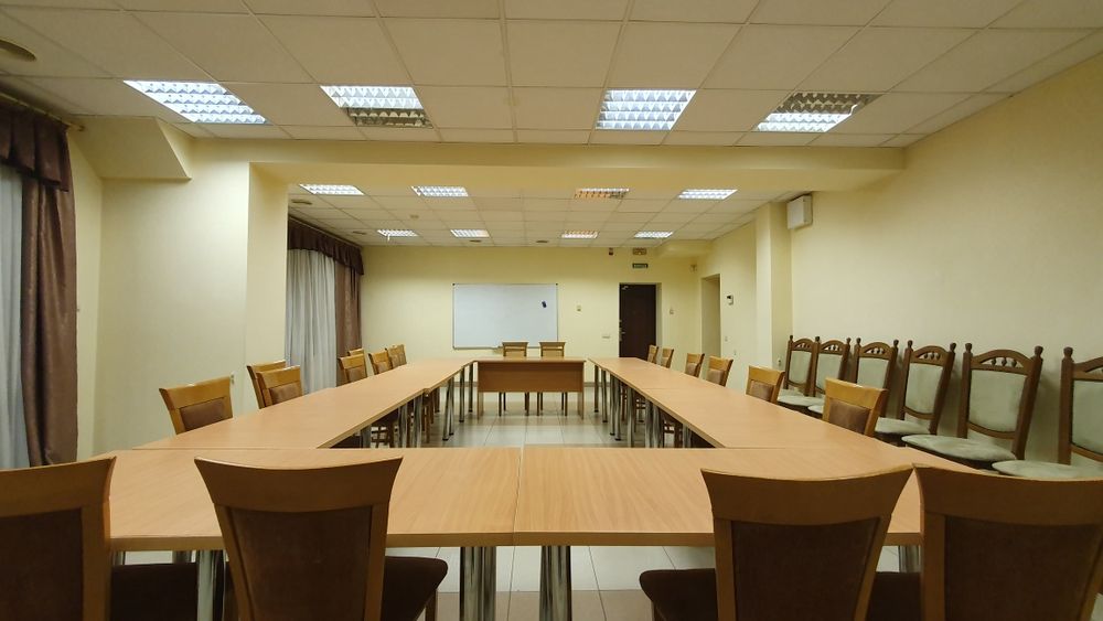 ПРОДАЖ Готельно-ресторанного комплекса Оленка в місті Рахів/Закарпаття