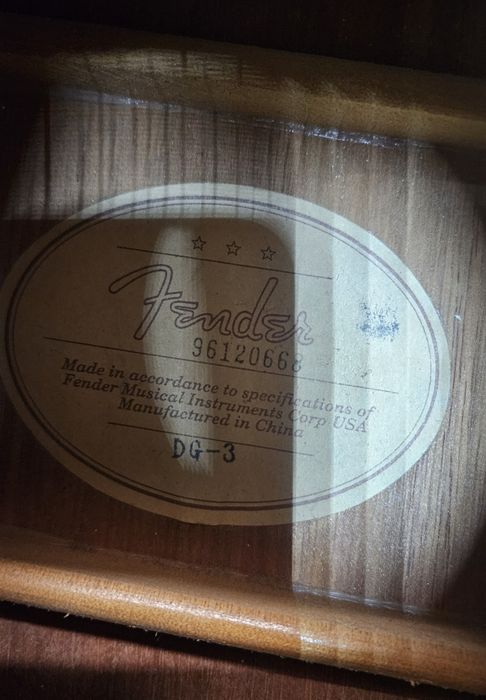 Fender DG3 акустична гітара кейс кофр