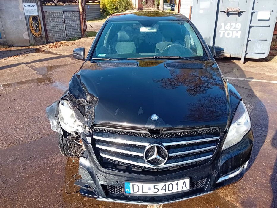 Mercedes R350 CDI 4matic 7 os long lift 20 cali lekko uszkodzony W251