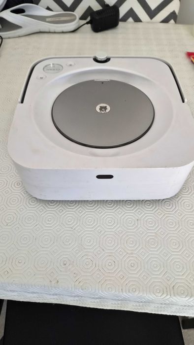iRobot Braava Jet m6 – Robô Mopa Inteligente com Base de Carregamento