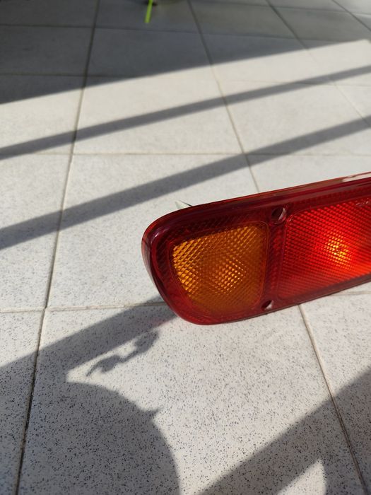 SEMINOVO- FAROLIM esquerdo Terrano ou Maverick - FAROL