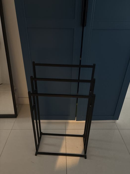 Wieszak  stojak do łazienki  na ręczniki