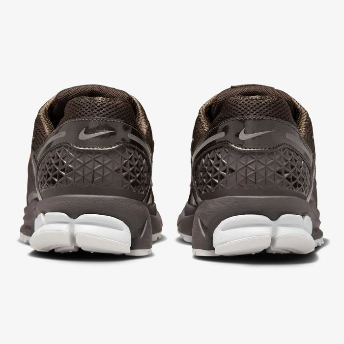 ОРИГІНАЛ Nike Zoom Vomero 5 FN3420-200 кроссовки мужские найк кросівки