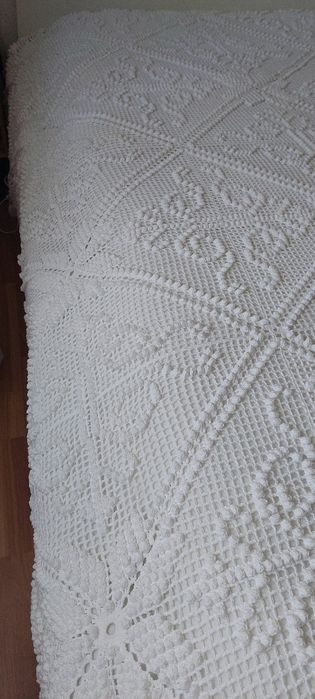 Vendo Colcha de renda