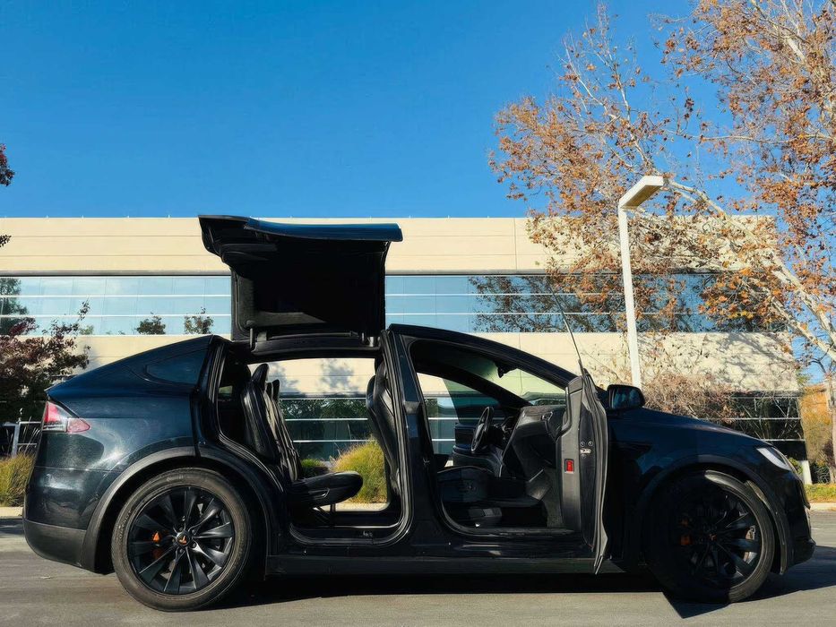 Tesla Model X 75D      2017