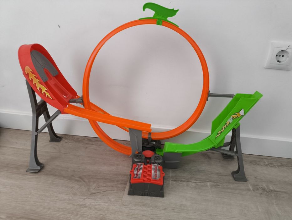Pista hot wheels automática a pilha