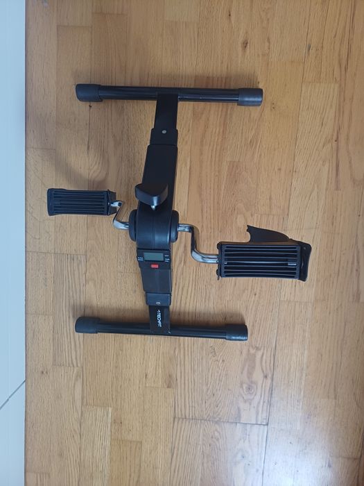 Mini rowerek rehabilitacyjny TechFit z licznikiem – rotor do ćwiczeń rąk i nóg
