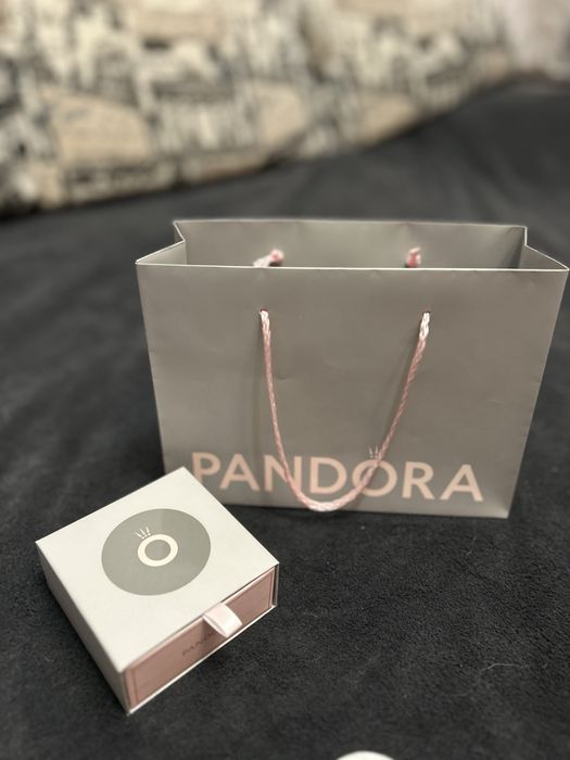 Браслет Pandora з шармами