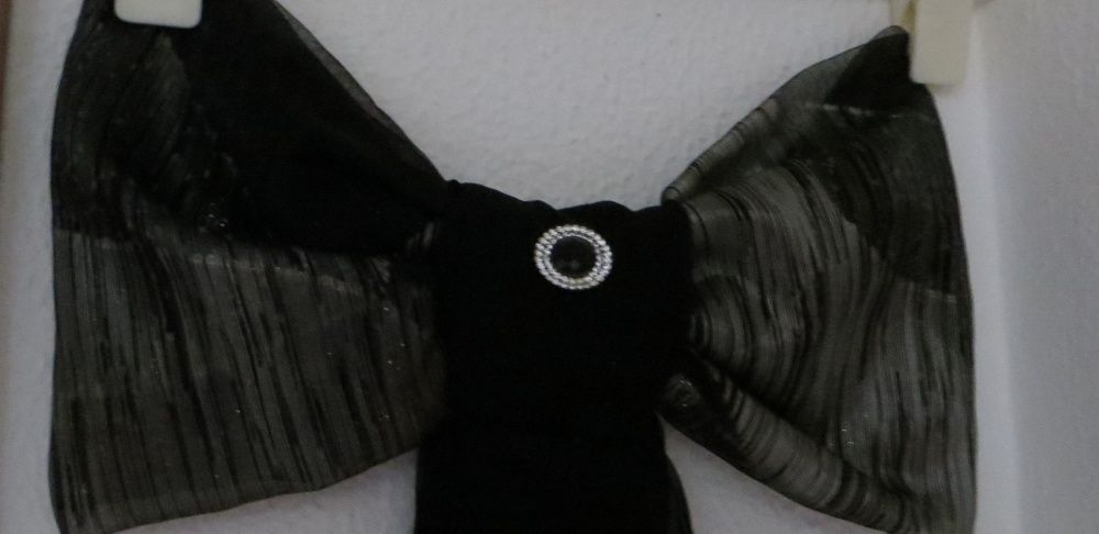 Laço preto e cinza c/ pedra p/ qualquer vestido