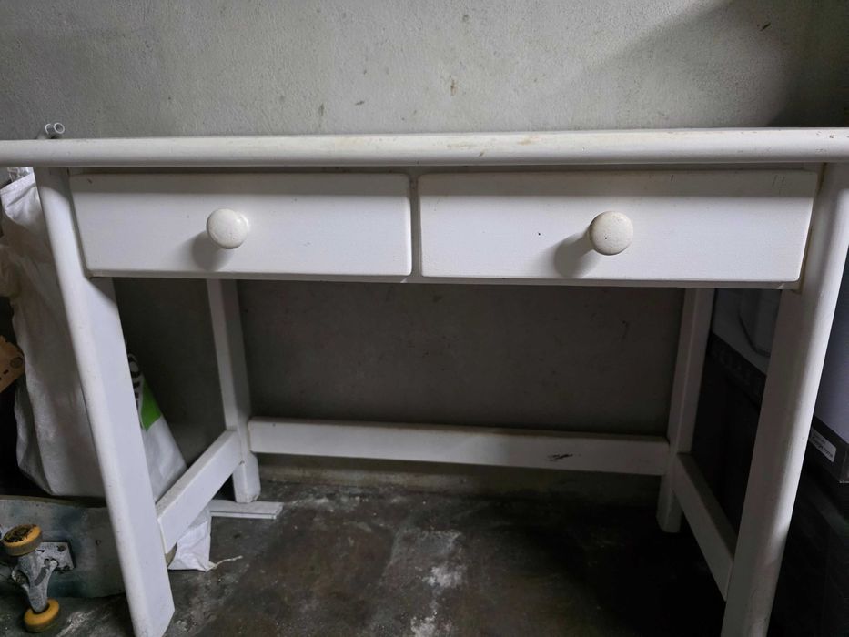 Secretária com 2 gavetas